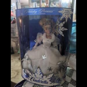 DISNEY 2004 PRINCESS CINDERELLA SPECIAL EDITION HOLIDAY DOLL